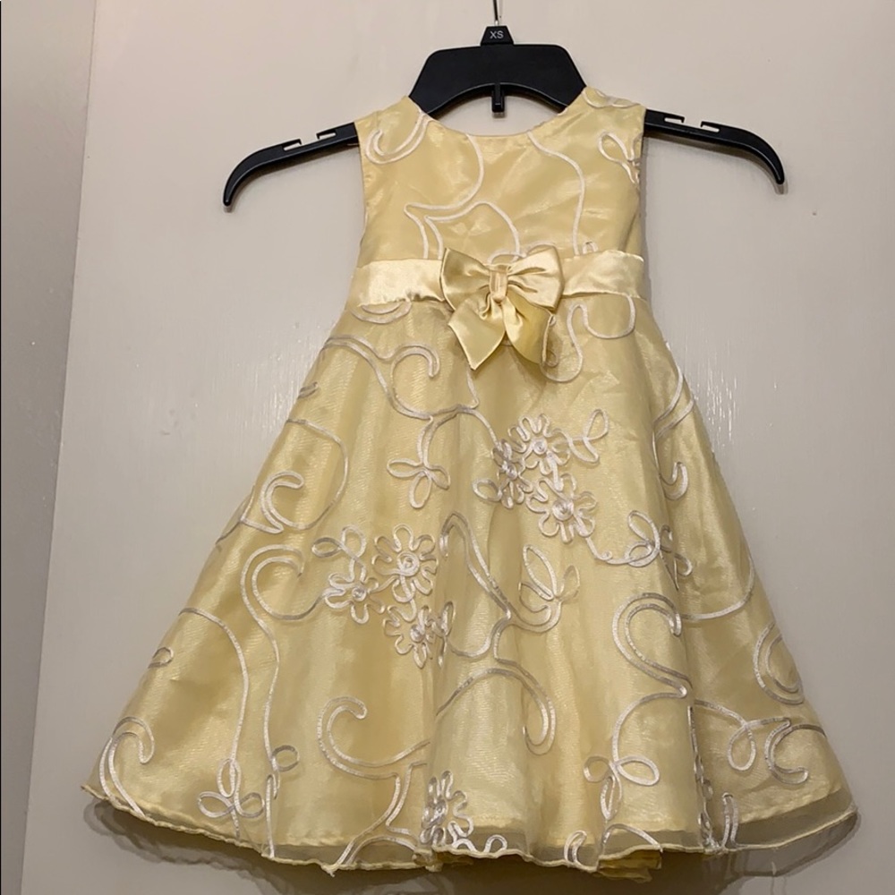 Girls dress